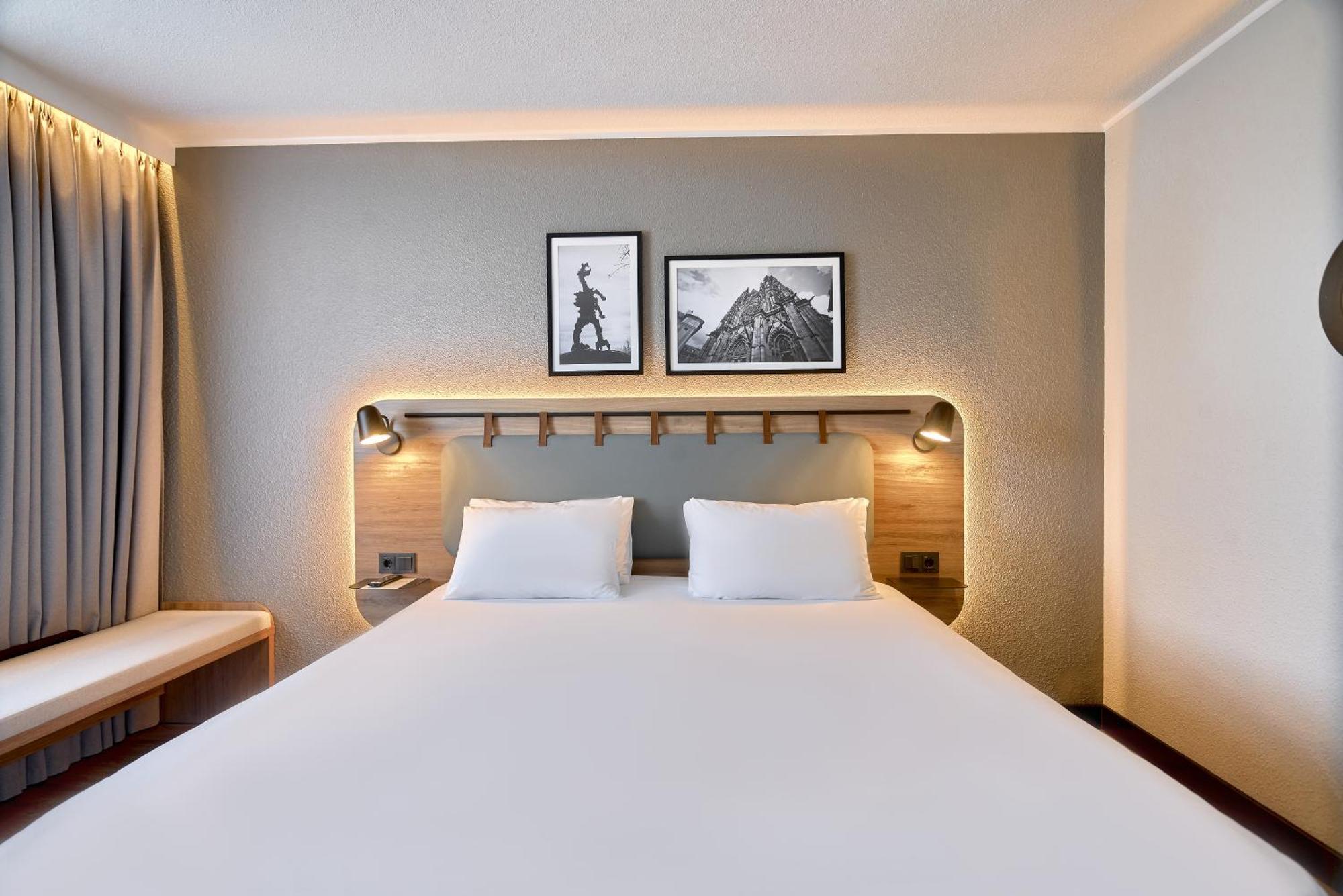Superior Room 1 King Bed